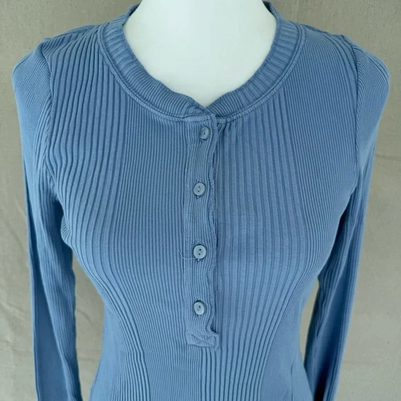 Aerie Essential Blue Henley Laying Long Sleeve T-Shirt Size L - Picture 4 of 7